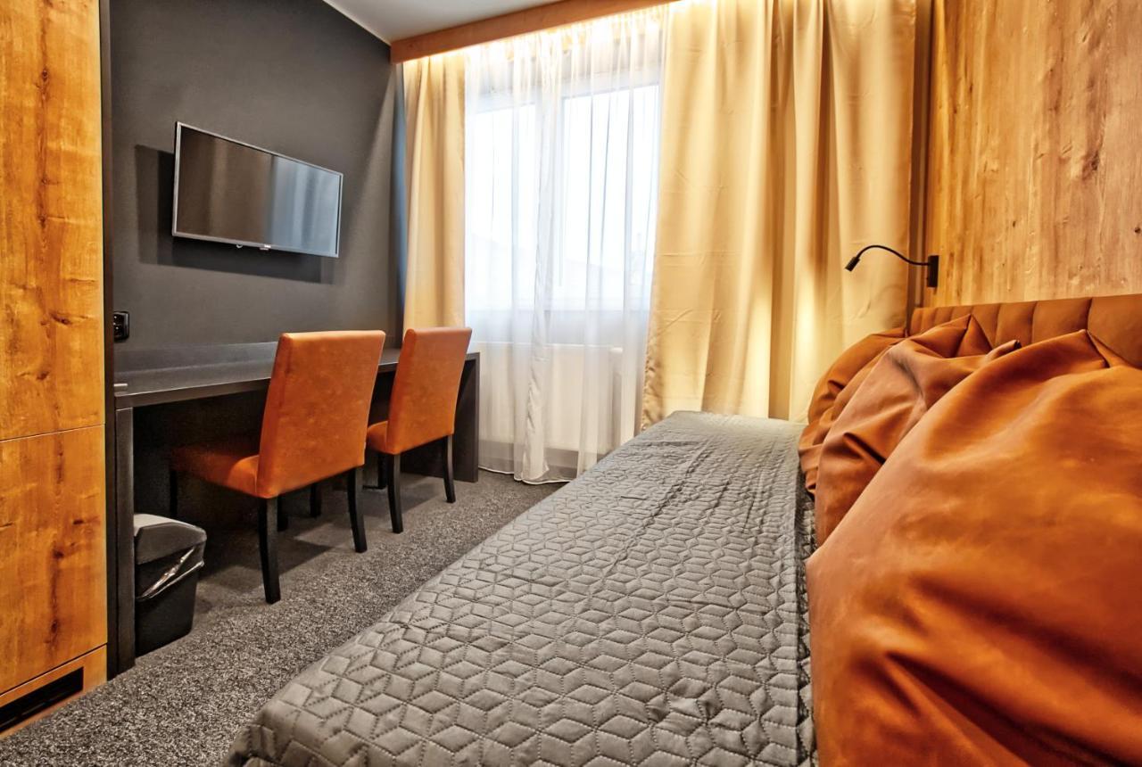 Restaurace A Penzion Praha Dolní Dunajovice Εξωτερικό φωτογραφία