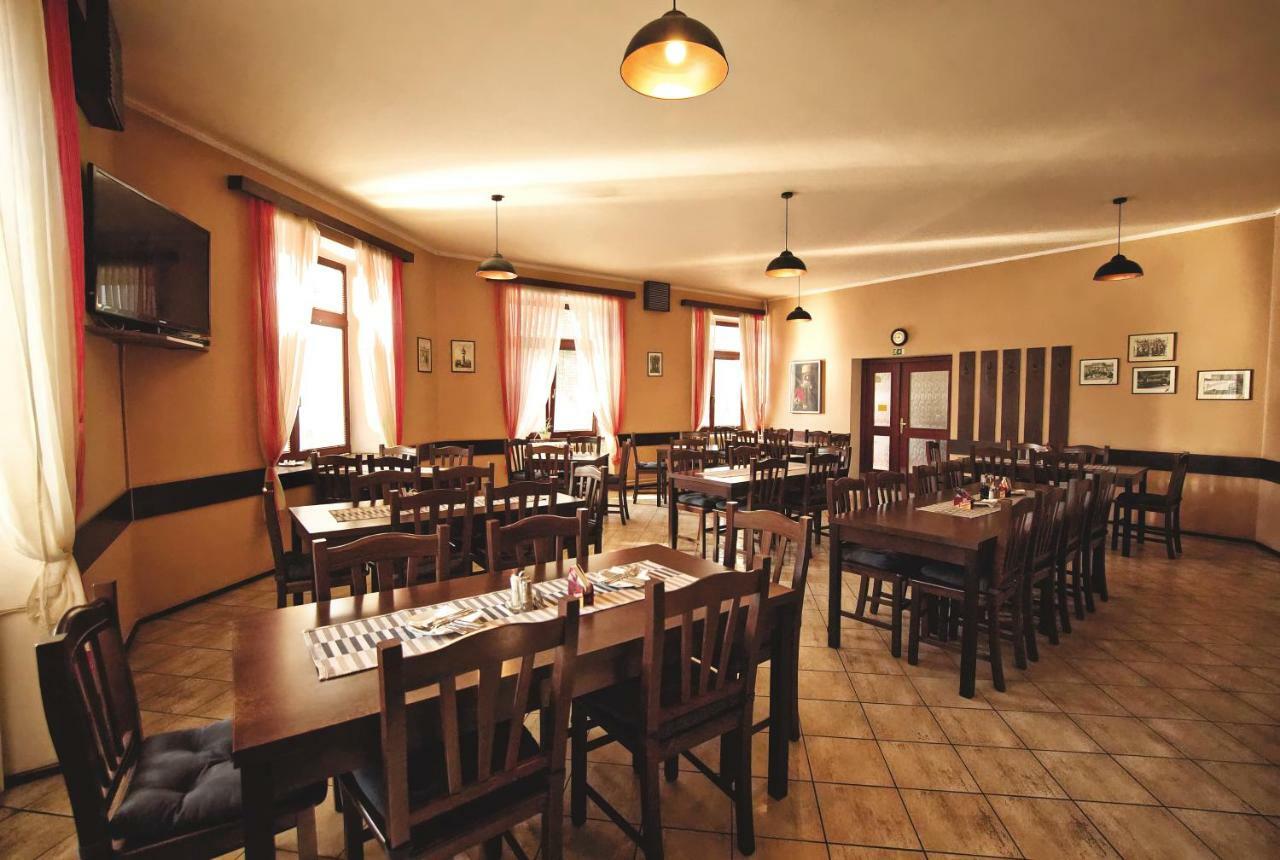 Restaurace A Penzion Praha Dolní Dunajovice Εξωτερικό φωτογραφία