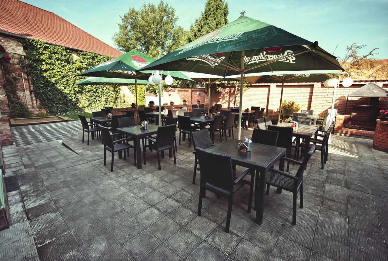Restaurace A Penzion Praha Dolní Dunajovice Εξωτερικό φωτογραφία