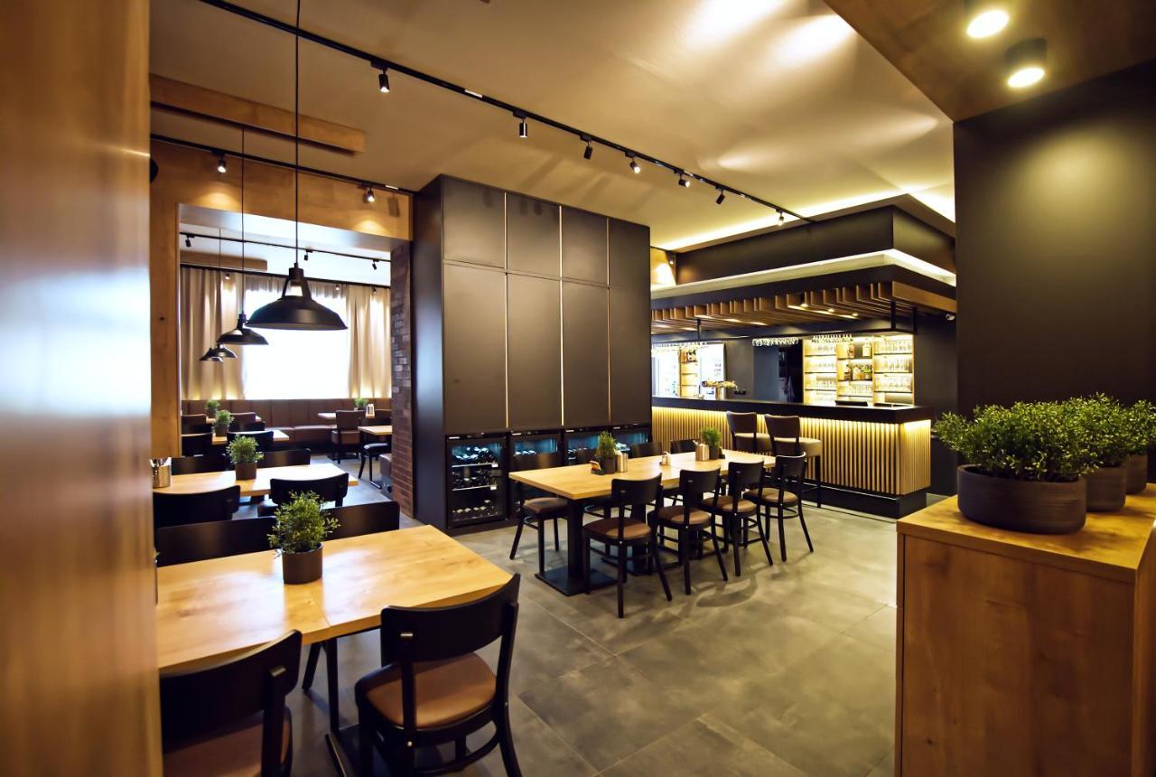 Restaurace A Penzion Praha Dolní Dunajovice Εξωτερικό φωτογραφία